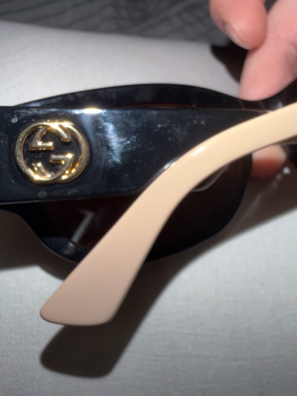 Brand New Current 2026 Season Gucci Women's Black Frame Sunglasses - Picture 4 of 5